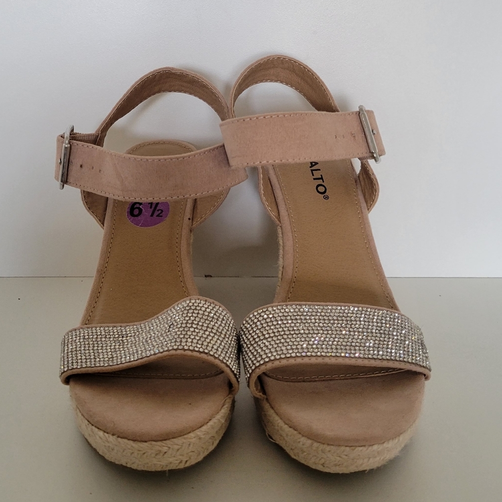 Beautiful Nude Color Heel sandals